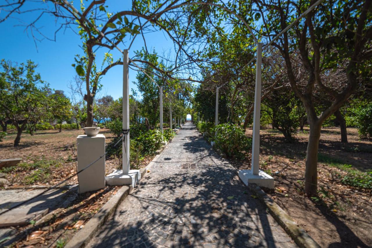 פרוסידה Controvento In Villa Eldorado מראה חיצוני תמונה